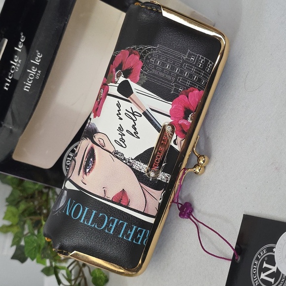 Nicole Lee Love Me Half Make Up Organizer Travel Kiss Lock Clutch NIB - Picture 4 of 12